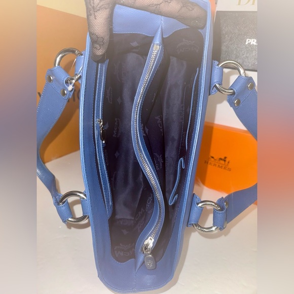 Auth MCM Like NEW! Royal Blue Leather Shoulder Bag - Picture 7 of 17